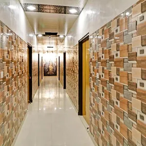 Collection O Qotel Peeragarhi Hotel
